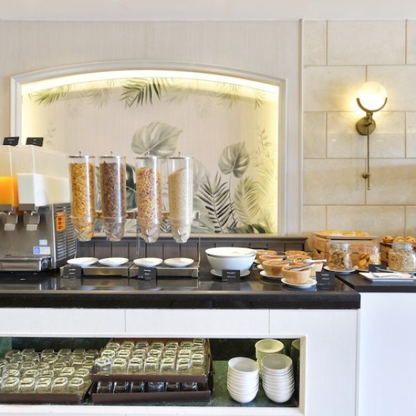 imgi_110_Pratunam-Restaurant_(6am_to_10pm)-on_F_Floor-9