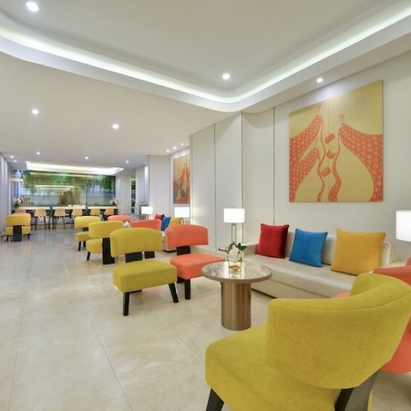 imgi_140_Pratunam-Lobby_(24_hrs)-on_L_Floor-3