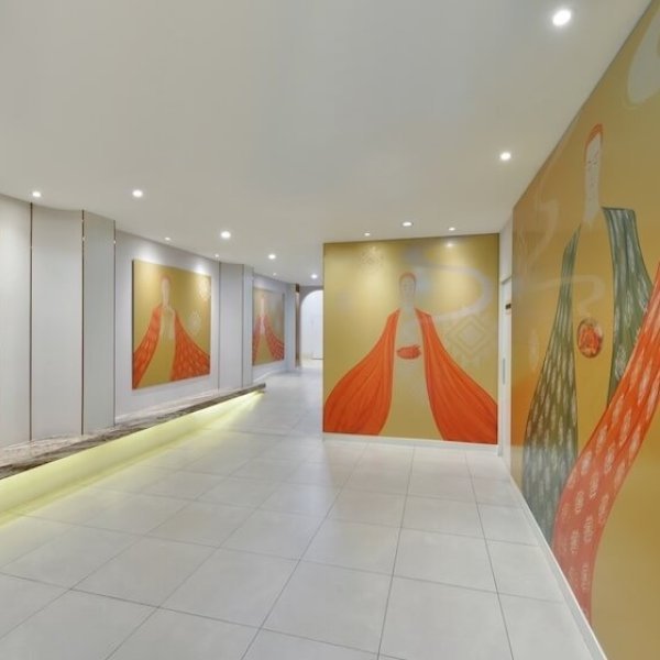 imgi_147_Pratunam-Side_Entrance-on_L_Floor