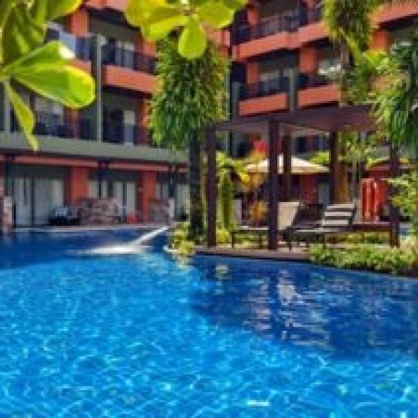 imgi_77_cy-hktcp-cy-hktcp-serene-pool-30552_Wide-Hor